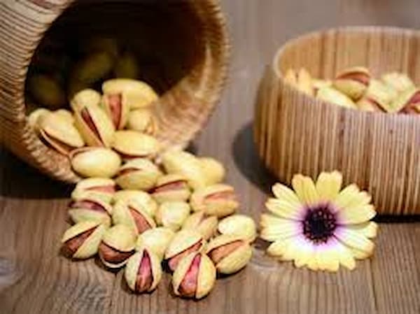 تصویر 1 از خرید پسته احمد آقایی زعفرانی + قیمت فروش استثنایی